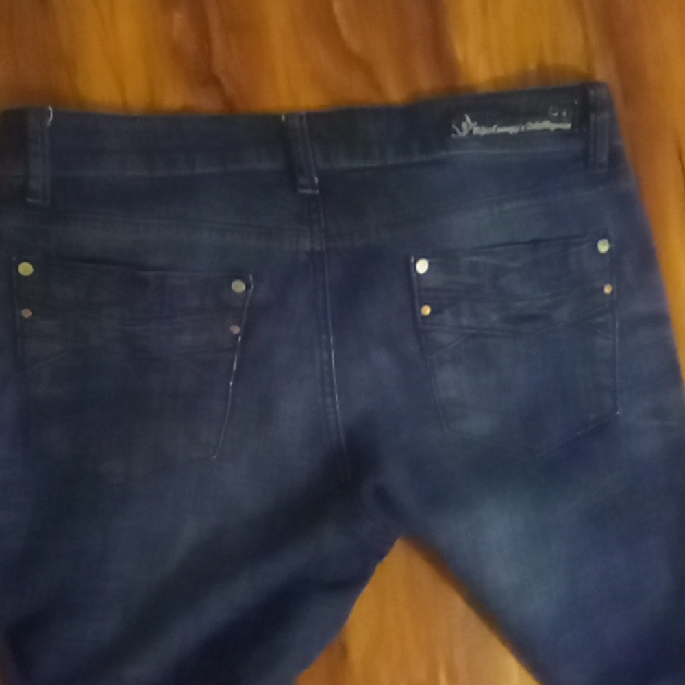 Leo women's 13 Capri
